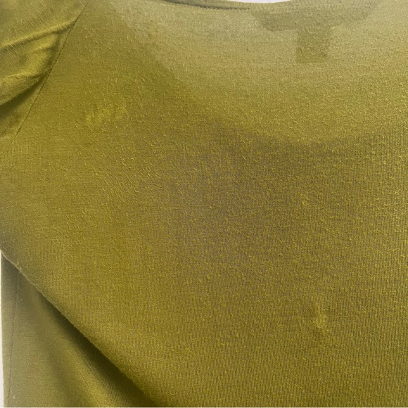 Banana Republic top, great for work. Green, cute cap sleeve, slight cowl neck. - Picture 4 of 7